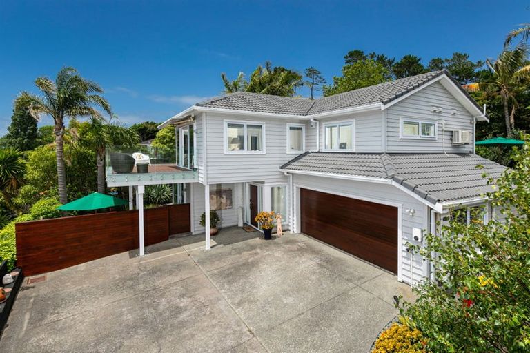 Photo of property in 2/5a Galaxy Drive, Mairangi Bay, Auckland, 0630