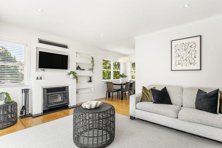Photo of property in 6 Dell Way, Bucklands Beach, Auckland, 2014