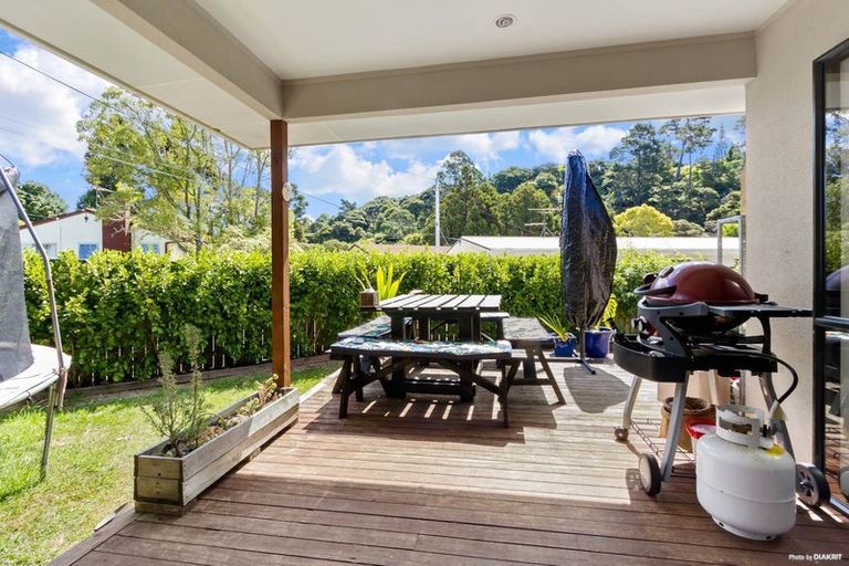 Photo of property in 52a Woodside Road, Massey, Auckland, 0614