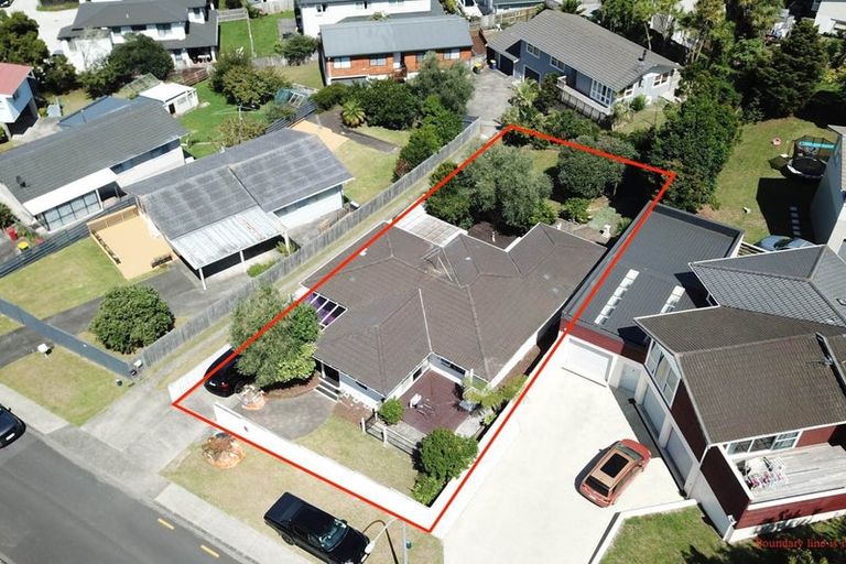 Photo of property in 3 Mchardy Place, Glenfield, Auckland, 0627