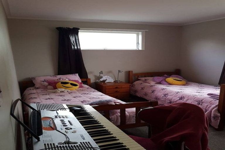 Photo of property in 16 Hetherington Road, Ranui, Auckland, 0612