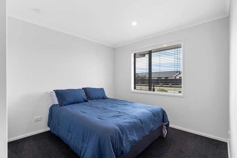 Photo of property in 11 Flagstaff Place, Halswell, Christchurch, 8025