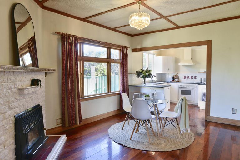 Photo of property in 2 Garrison Street, Carterton, 5713