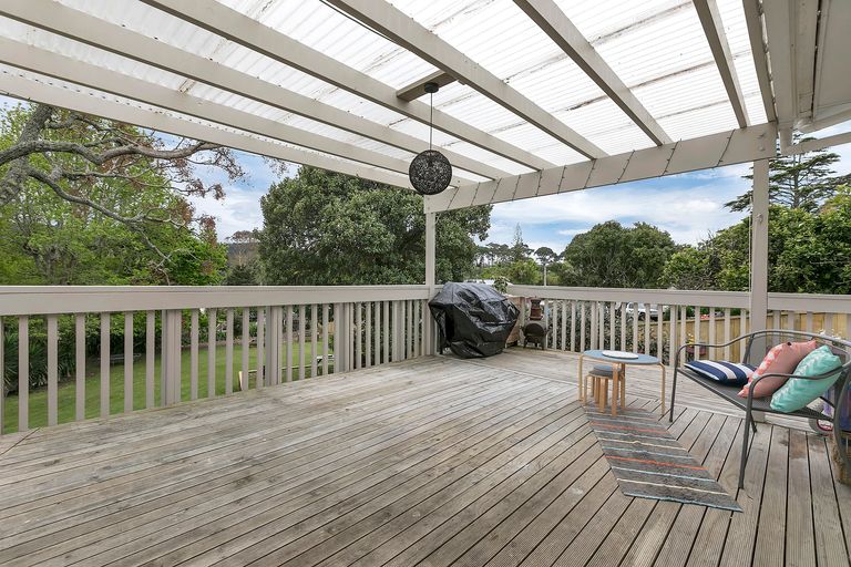 Photo of property in 43 Maude Street, Riverhead, 0820