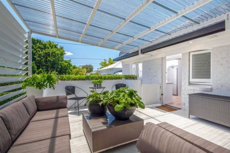 Photo of property in 3 Derby Street, Devonport, Auckland, 0624