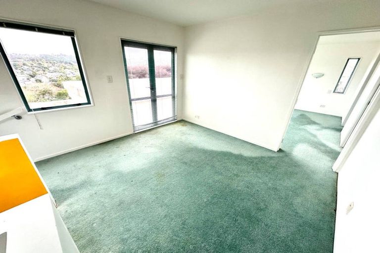 Photo of property in 2/38 Gulf View Road, Murrays Bay, Auckland, 0630