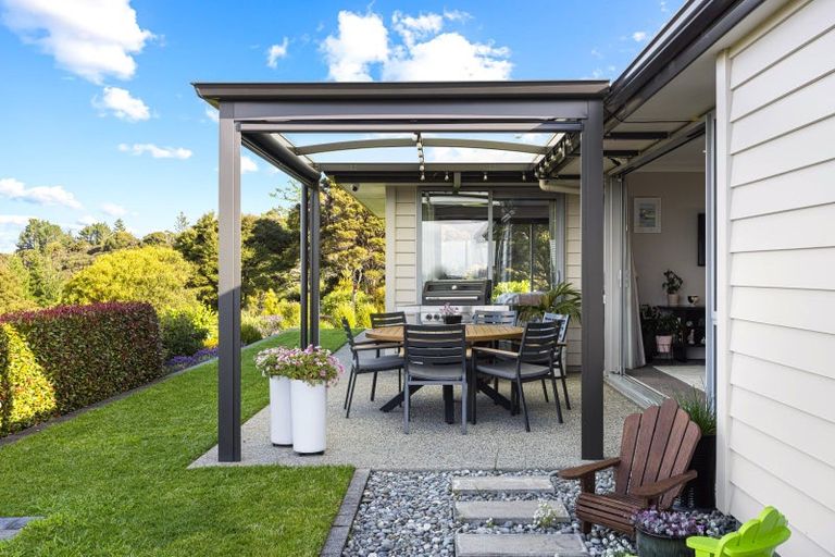 Photo of property in 8 Woodridge Drive, Stanmore Bay, Whangaparaoa, 0932