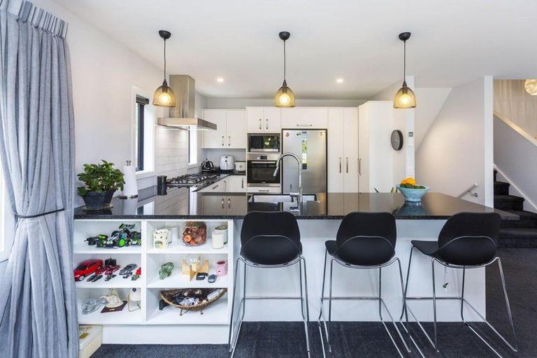 Photo of property in 125 Riverstone Drive, Riverstone Terraces, Upper Hutt, 5018