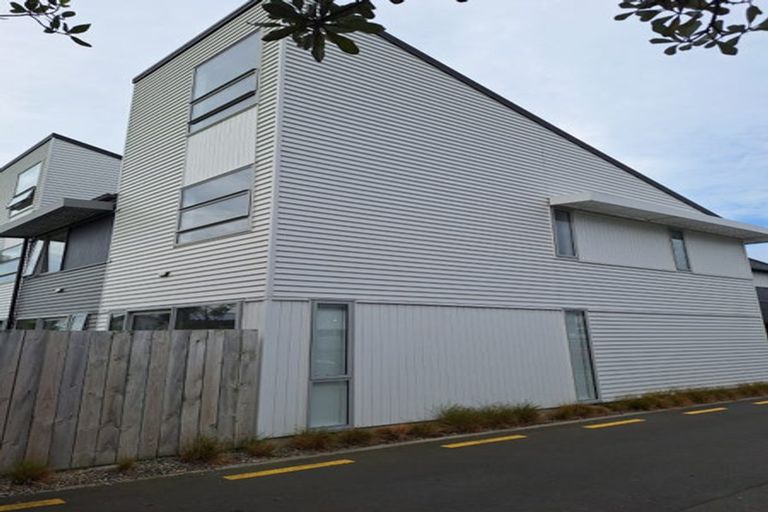 Photo of property in 10/36 Tacy Street, Kilbirnie, Wellington, 6022