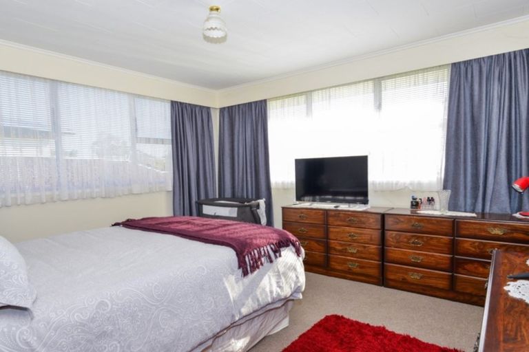 Photo of property in 74 Folkestone Drive, Flaxmere, Hastings, 4120