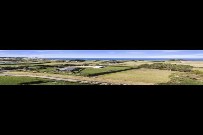 Photo of property in 15 Green Island Bush Road, Blackhead, Dunedin, 9076