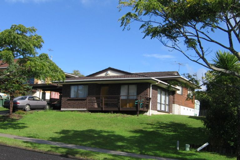 Photo of property in 11 Clipper Place, Shelly Park, Auckland, 2014