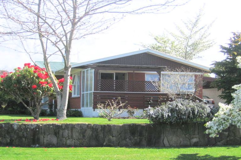 Photo of property in 2 Tawavale Street, Pukehangi, Rotorua, 3015