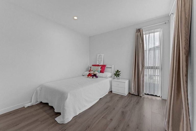 Photo of property in 17 Hoiho Road, Pukekohe, 2120