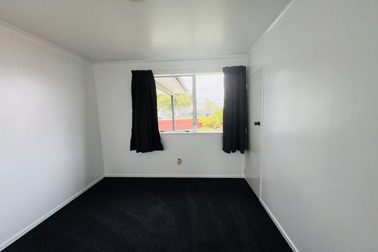 Photo of property in 43 Acacia Street, Kelvin Grove, Palmerston North, 4414