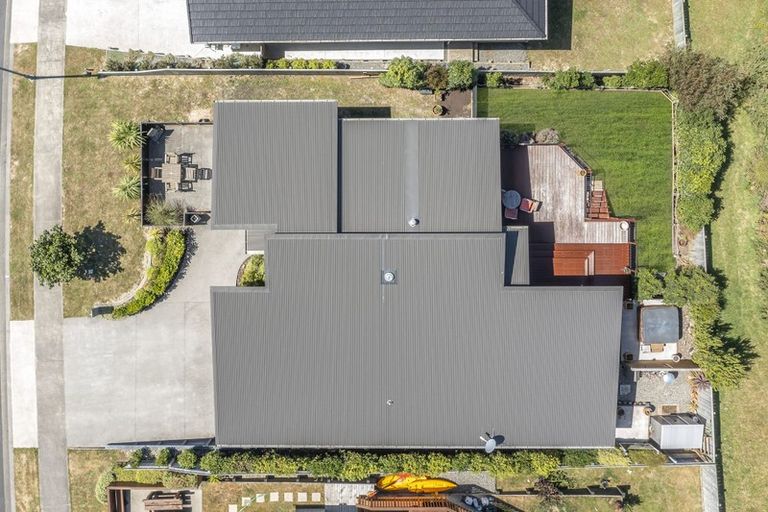 Photo of property in 154 Endeavour Drive, Whitby, Porirua, 5024