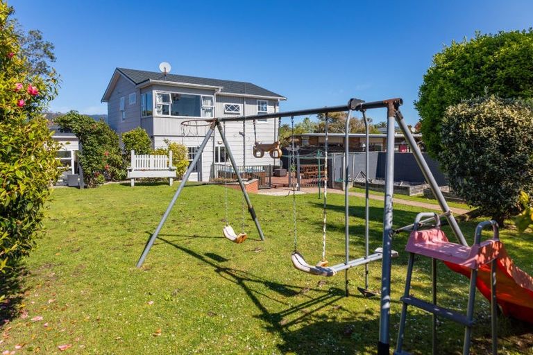 Photo of property in 35 Callender Terrace, Paraparaumu Beach, Paraparaumu, 5032