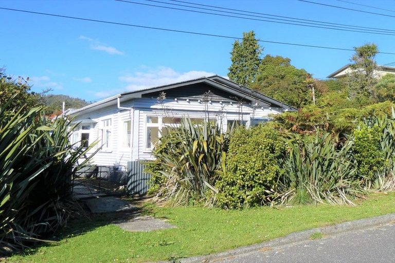 Photo of property in 10 Hall-jones Street, Runanga, 7803