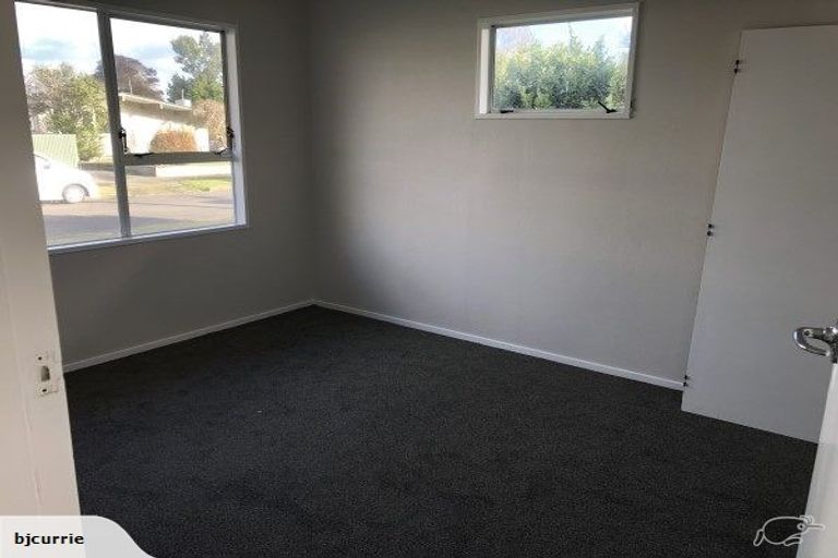 Photo of property in 12-14 Hinau Place, Cloverlea, Palmerston North, 4412