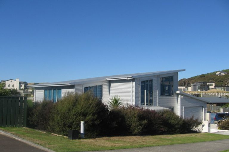 Photo of property in 11 Navigation Drive, Whitby, Porirua, 5024