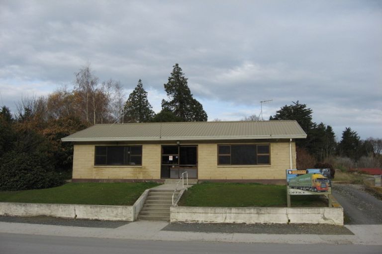 Photo of property in 8 Irvine Street, Lawrence, 9532