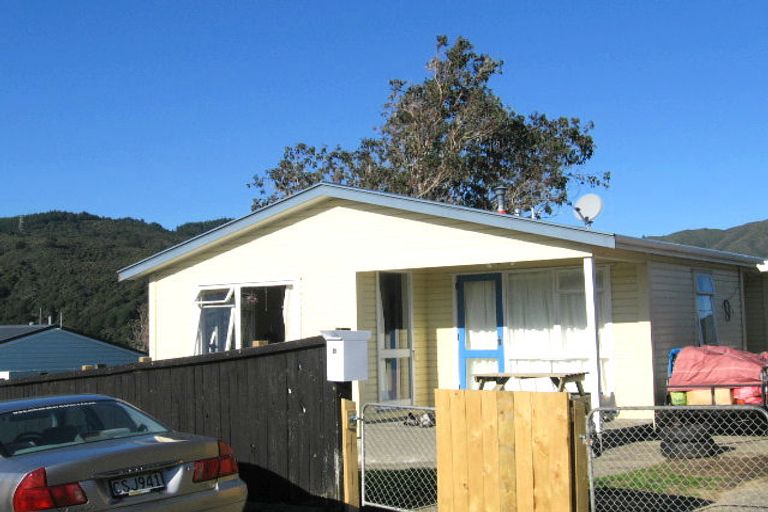 Photo of property in 21 Clapham Grove, Stokes Valley, Lower Hutt, 5019