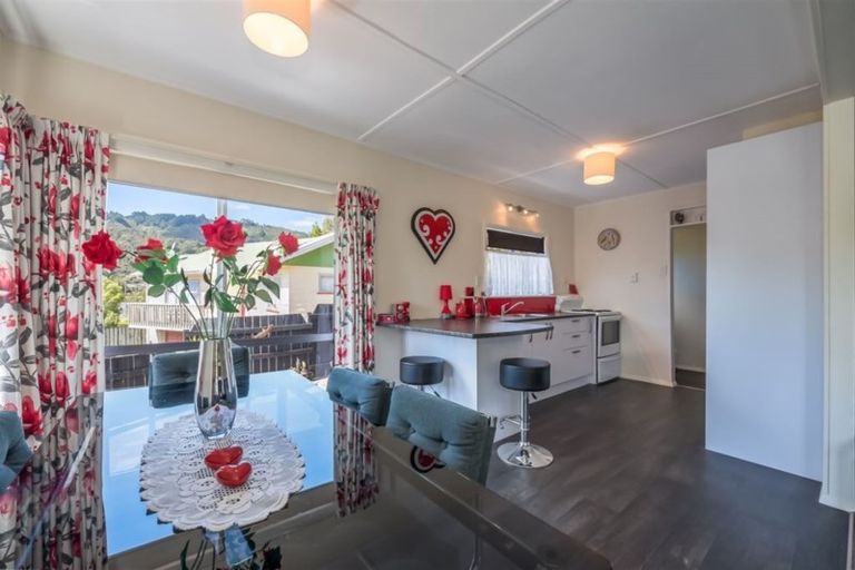 Photo of property in 12 Kopara Grove, Stokes Valley, Lower Hutt, 5019