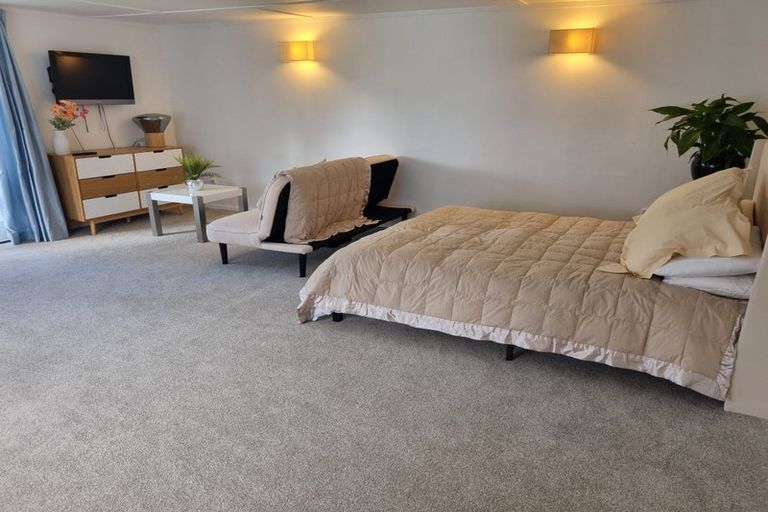 Photo of property in 279 Royal Road, Massey, Auckland, 0614