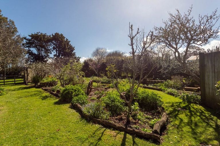 Photo of property in 69 Gladstone Street, Hawera, 4610