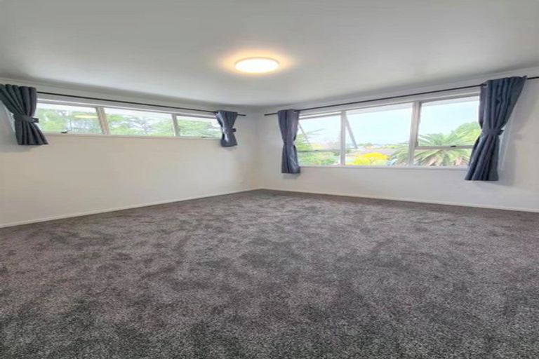 Photo of property in 48 Glynnbrooke Street, Te Atatu South, Auckland, 0610
