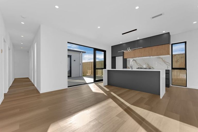 Photo of property in 8 Kobe Street, Karaka, 2580