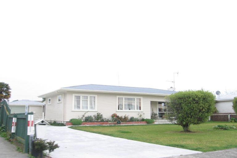 Photo of property in 2 Oxford Street, Taradale, Napier, 4112