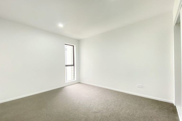 Photo of property in 34 Sinton Road, Hobsonville, Auckland, 0618