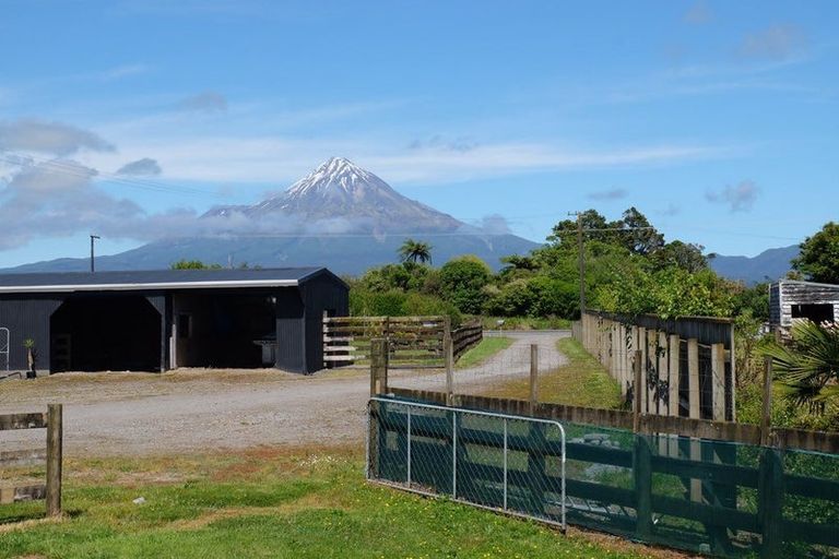 Photo of property in 2319 Mountain Road, Tariki, Inglewood, 4390