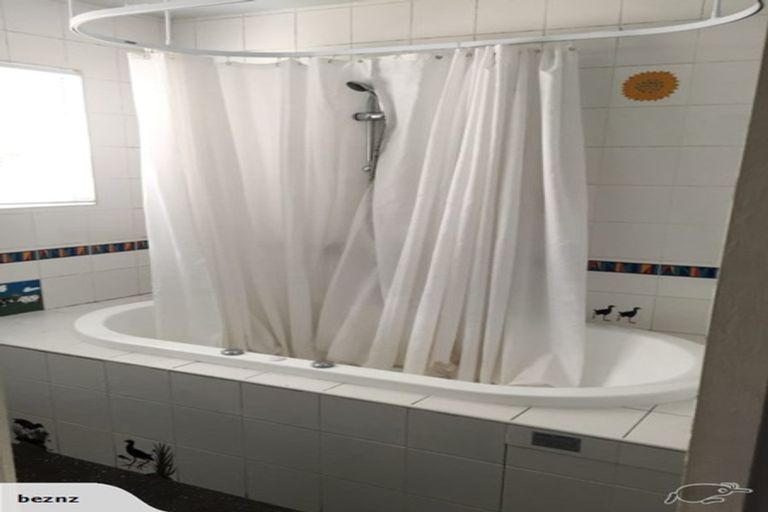 Photo of property in 12 Moorpark Place, Ilam, Christchurch, 8041