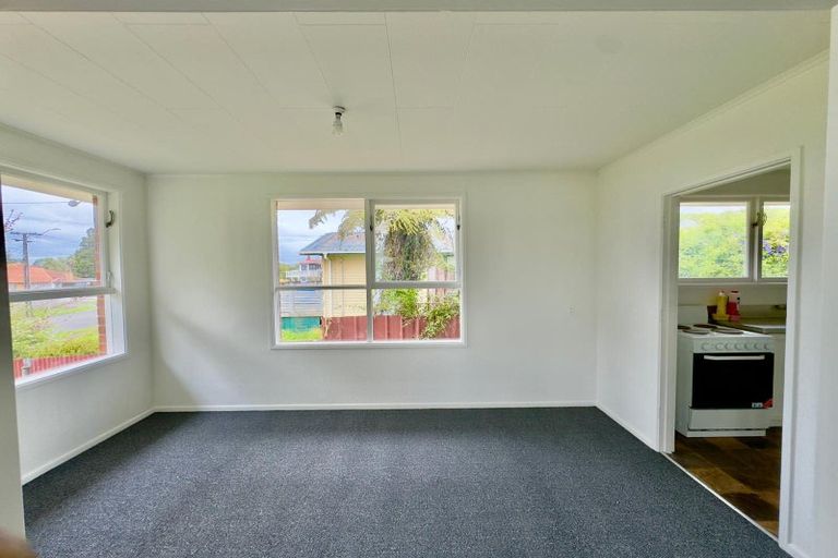 Photo of property in 17 Geoffrey Place, Mangere East, Auckland, 2024