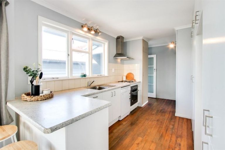 Photo of property in 44 Meeanee Road, Taradale, Napier, 4112