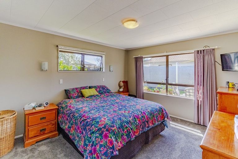 Photo of property in 138 Tait Drive, Greenmeadows, Napier, 4112
