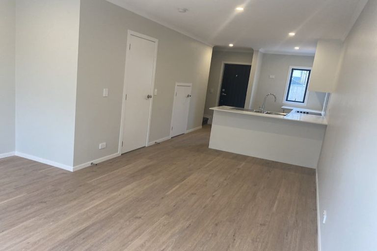 Photo of property in 2/125b Metcalfe Road, Ranui, Auckland, 0612