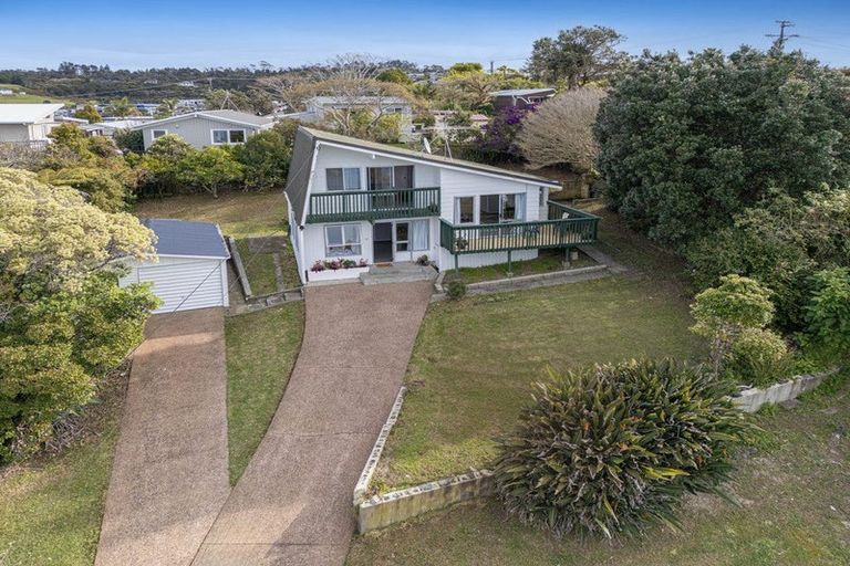 Photo of property in 22 Matai Road, Stanmore Bay, Whangaparaoa, 0932