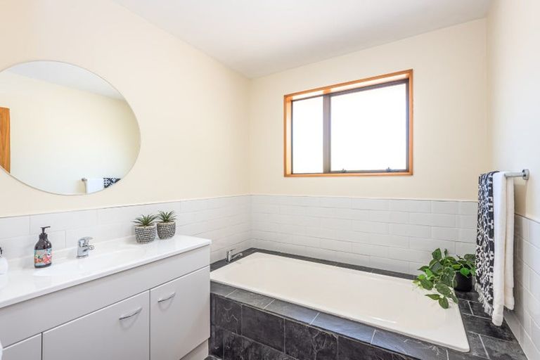 Photo of property in 53 Muir Avenue, Halswell, Christchurch, 8025