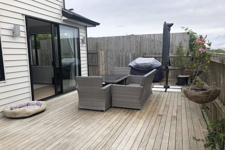 Photo of property in 750a East Coast Road, Pinehill, Auckland, 0630