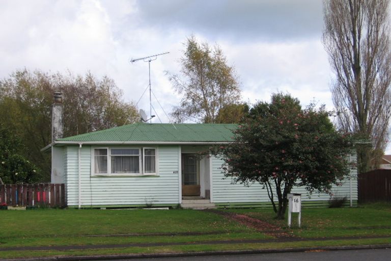 Photo of property in 16 Saint Andrews Drive, Tokoroa, 3420