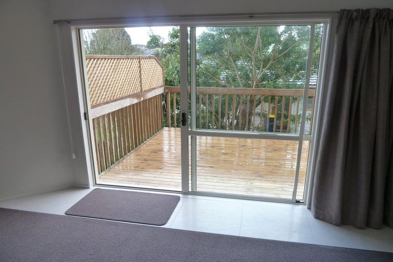 Photo of property in 68a Awaroa Road, Sunnyvale, Auckland, 0612