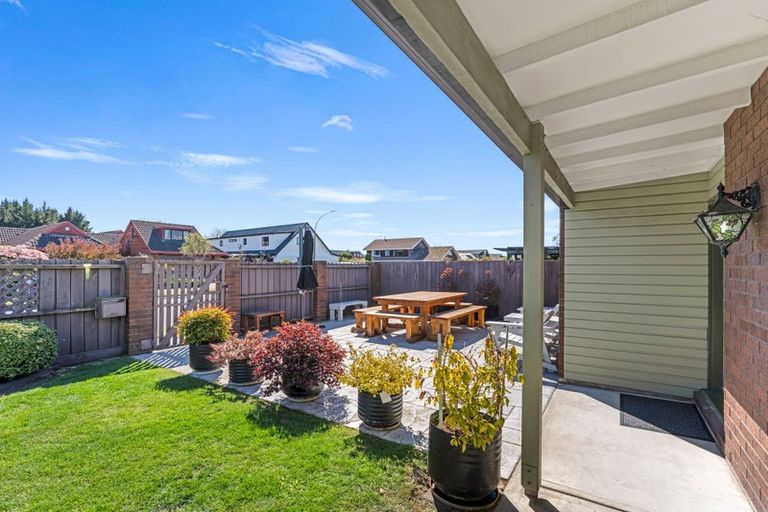 Photo of property in 150 Royal Park Drive, Parklands, Christchurch, 8083