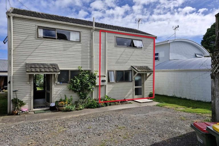 Photo of property in 253 Courtenay Street, Strandon, New Plymouth, 4312