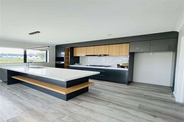 Photo of property in 111 Valderama Drive, Flat Bush, Auckland, 2019