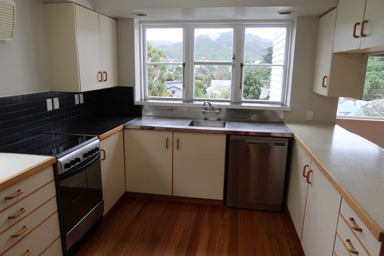 Photo of property in 10 Lucknow Terrace, Khandallah, Wellington, 6035