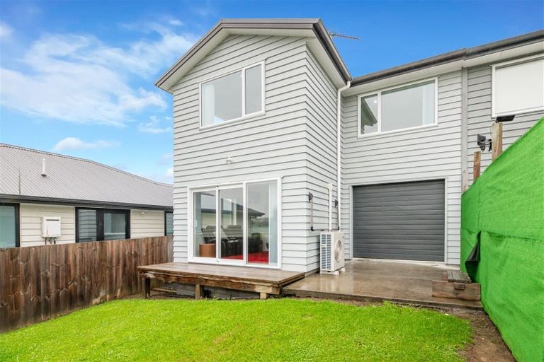 Photo of property in 1/67a Metcalfe Road, Ranui, Auckland, 0612