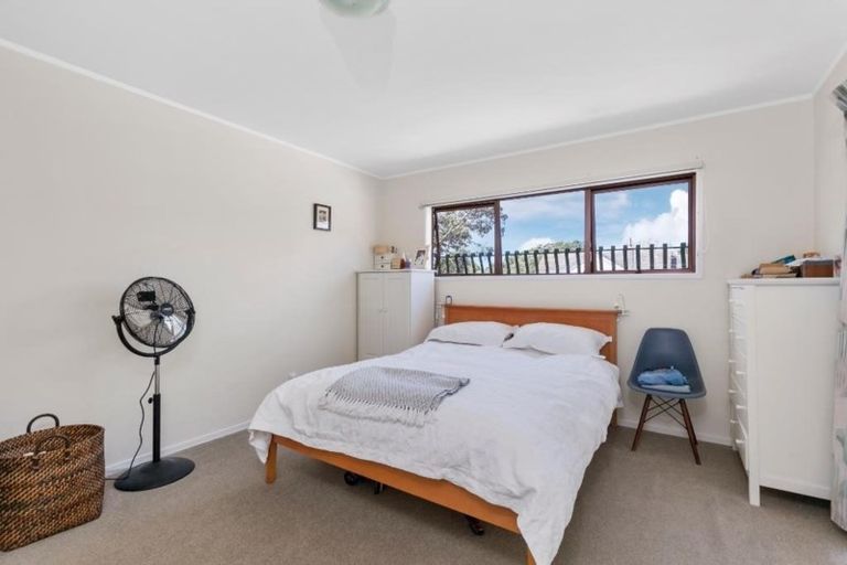 Photo of property in 106a Stanley Point Road, Stanley Point, Auckland, 0624